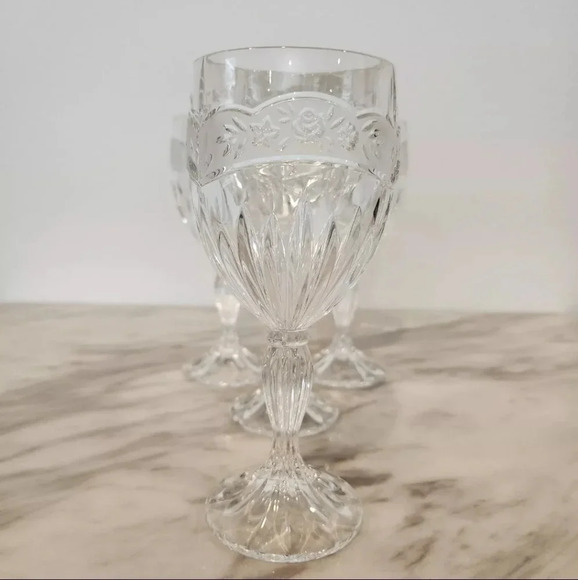 Other - Vintage Set of 4 Oneida Southern Garden Wine/Water Glass
